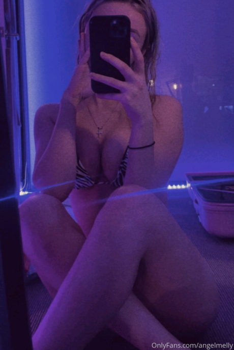 Angelmelly pretty actress picture