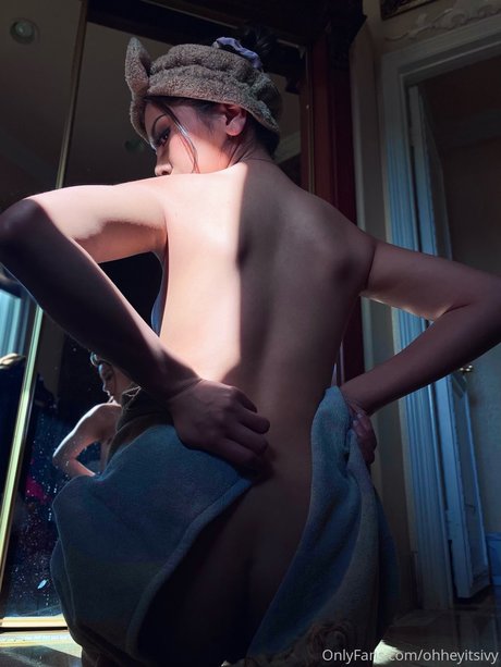 Ivy Pearl sex model pics