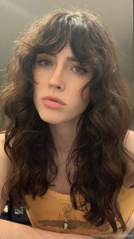 Keep Chambers free actress pictures