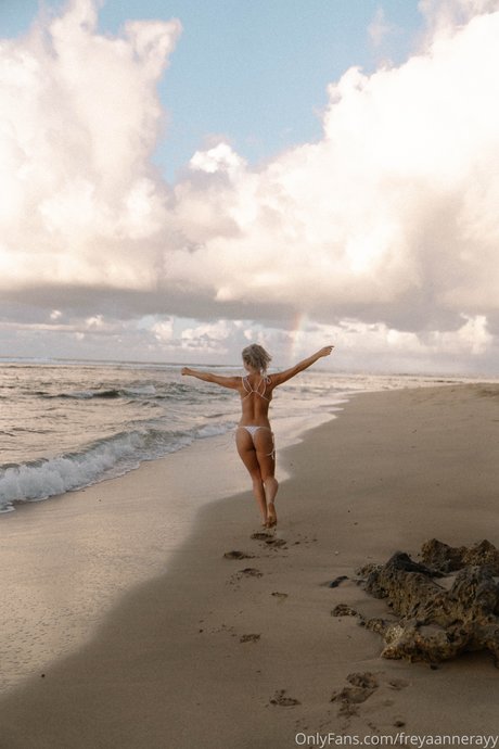 Rachel Anne Rayy erotic pornstar pics