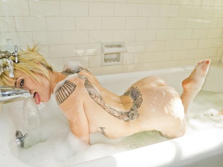 Alysha Nett high quality model image