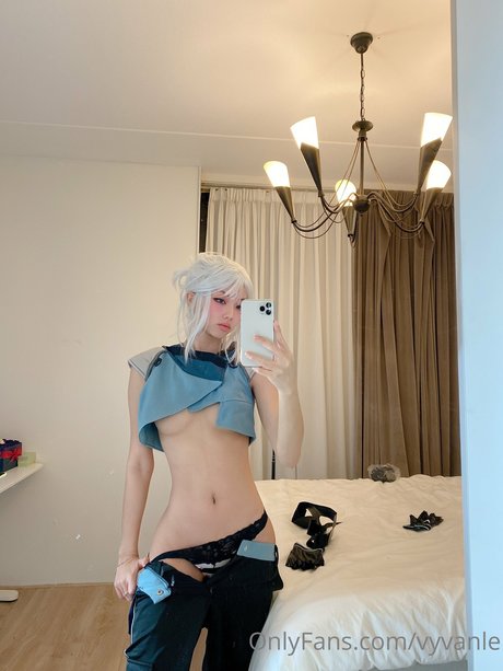 Vyvan Le pornstar exclusive pic