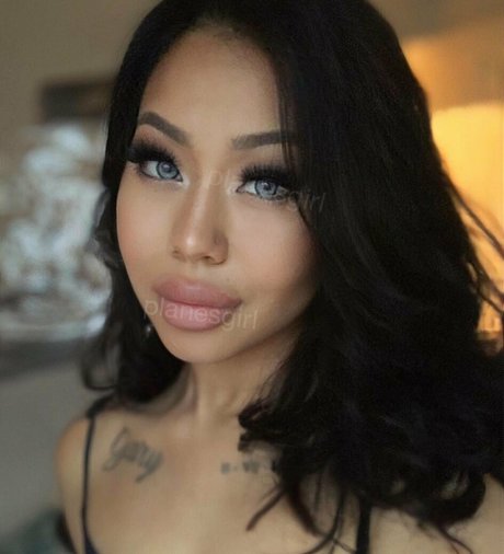 planesgirl nude actress pics