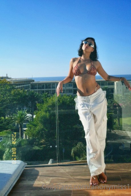 anonymiss1 star naked galleries