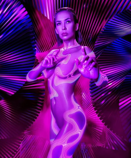 Oladushek11 sexy model image
