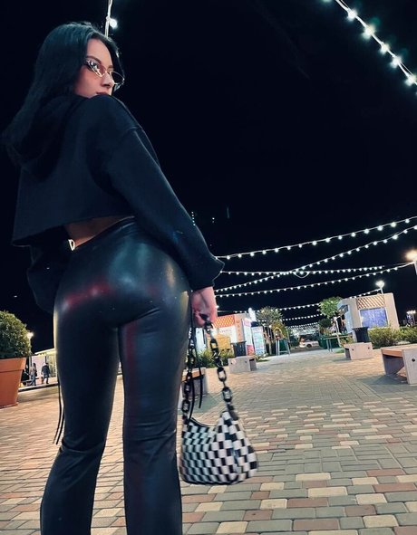 Nutellows model porn pics