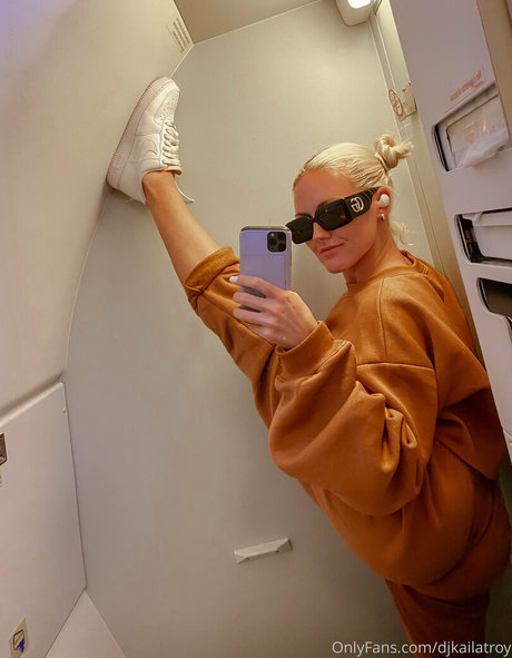 Djkailatroy model hd archive