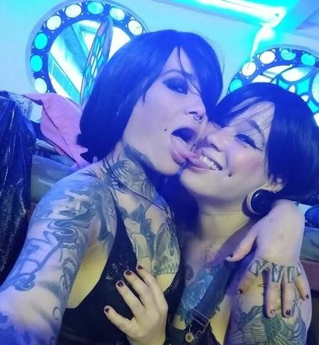 Juh Ink model adult image