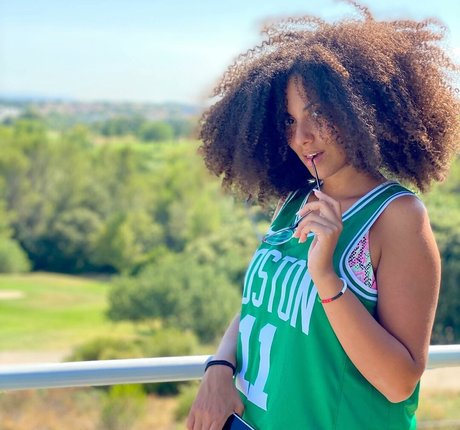 Ines Curly thumbnail