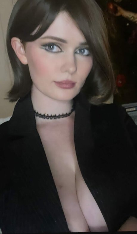 Avalon Warren erotic model photo