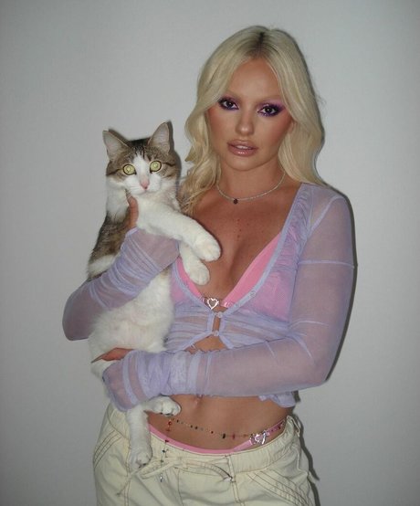 Alexandra Stan sex actress photos