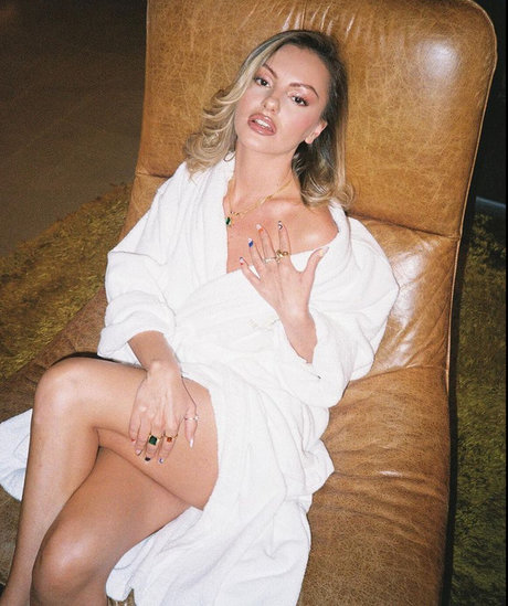 Alexandra Stan thumbnail