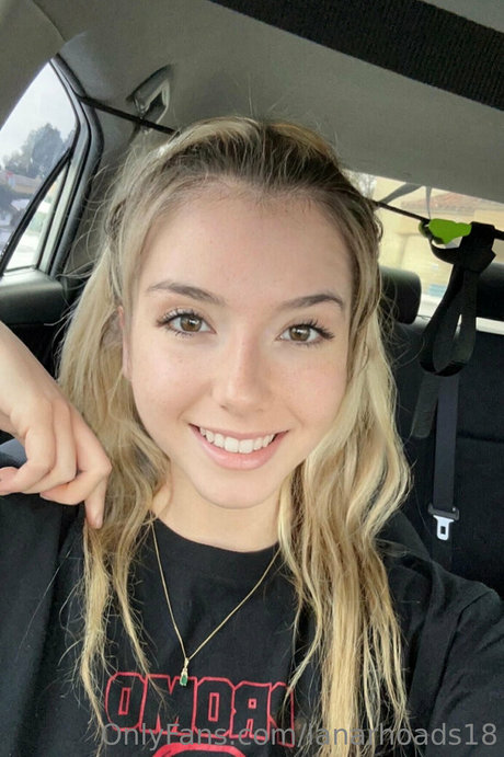 lanarhoads18 model images