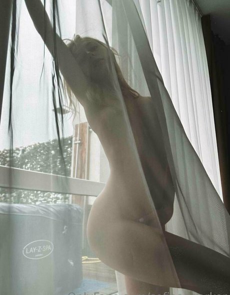 centerfold onlyfans beautiful naked pic