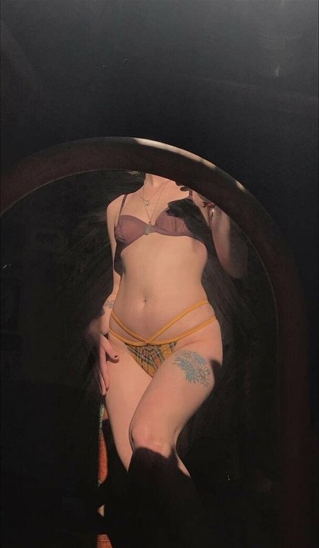 bananagirl98 perfect model img