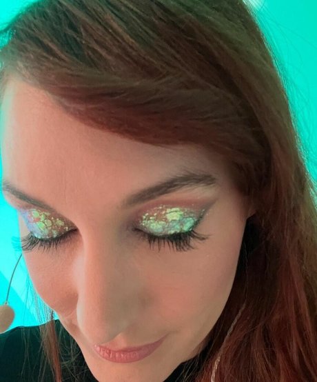 Sjokz nude model image