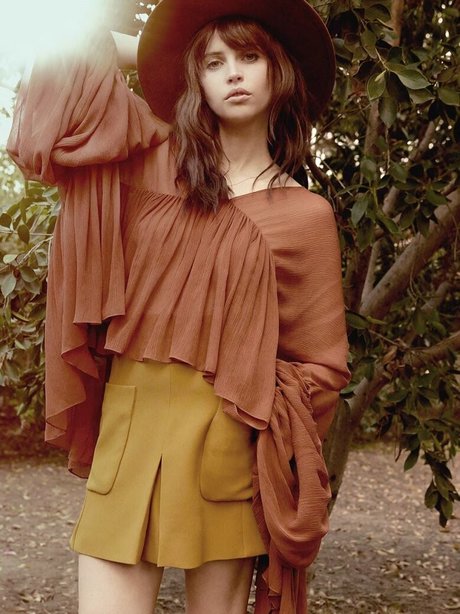 Felicity Jones star perfect pics