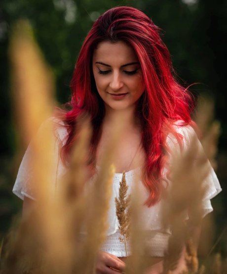 AnnieFuchsia hd model gallery