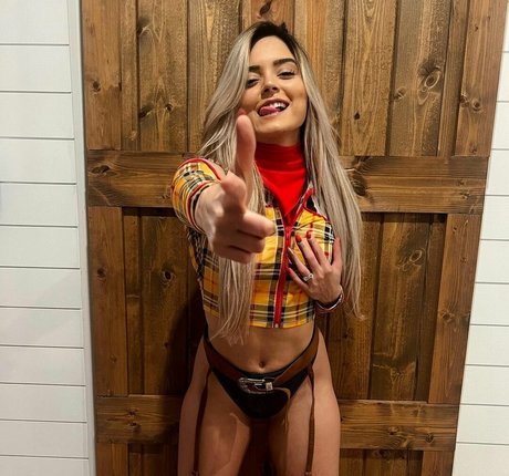 Tay Conti model sexy photo