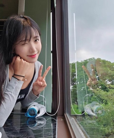 jinnytty model exclusive picture