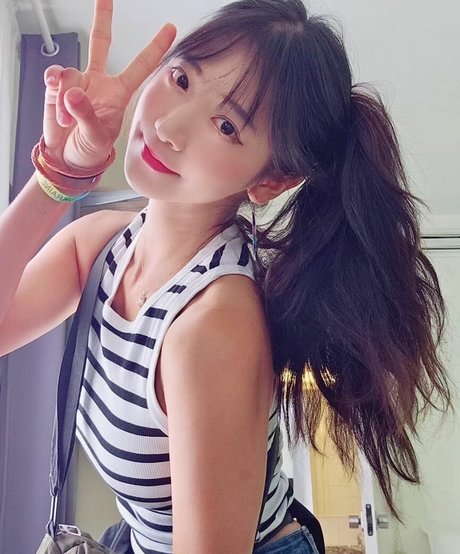 jinnytty model nice picture