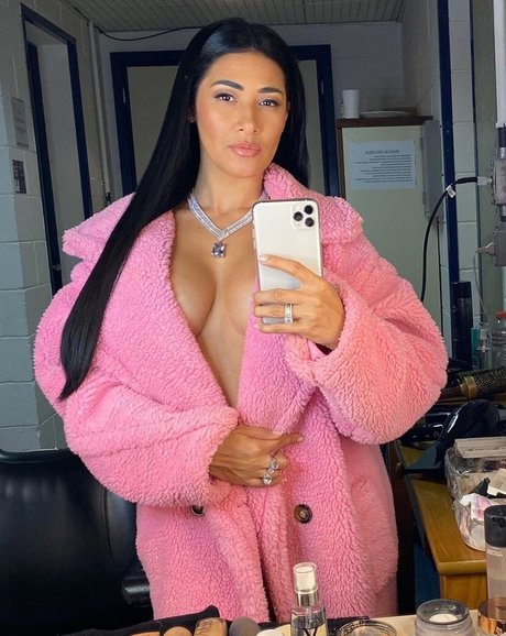 Simaria model best images