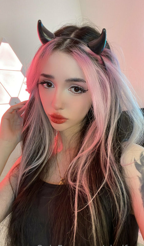 alyrifree xxx pornstar gallery