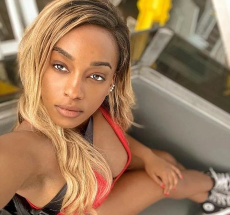 blonde shemale onlyfans sex img