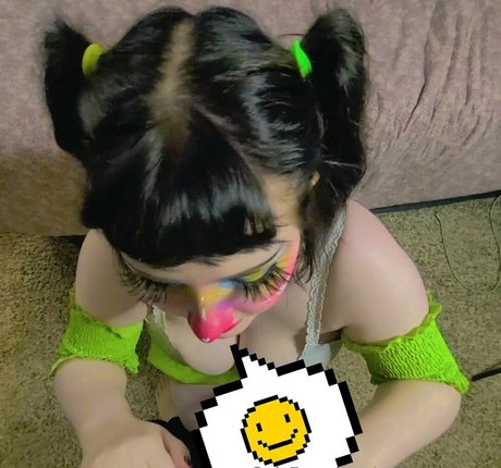 Creamieclown erotic model picture