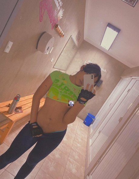 biancaswanfree pretty model photo