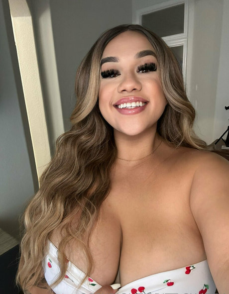 Britt Cuadra star perfect image