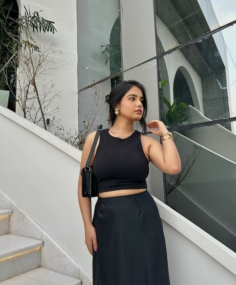 Aarushi Abrol nudes star images