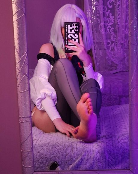 Mona Schon pretty pornstar gallery