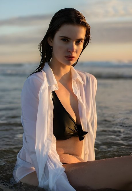 Benthe Ten Broek model naked photos