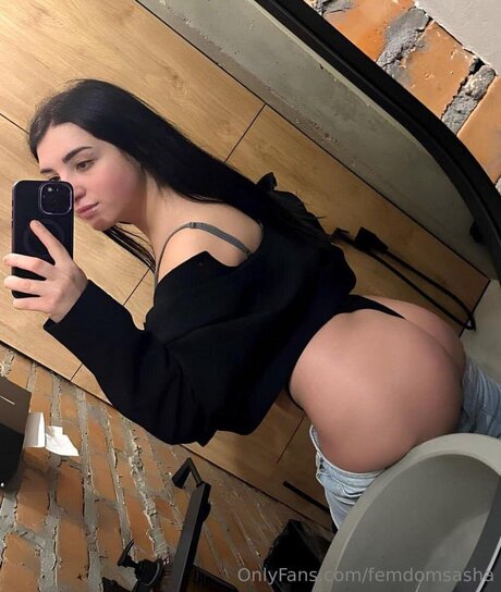 Femdomsasha perfect star img