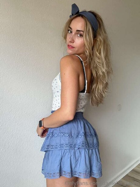 Danielle Raven sexy pornstar archive