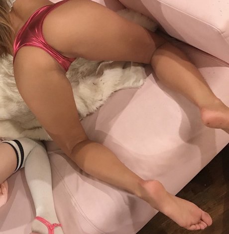 blonde shemale onlyfans porn pics