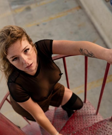 Lauren Brooks sex star gallery