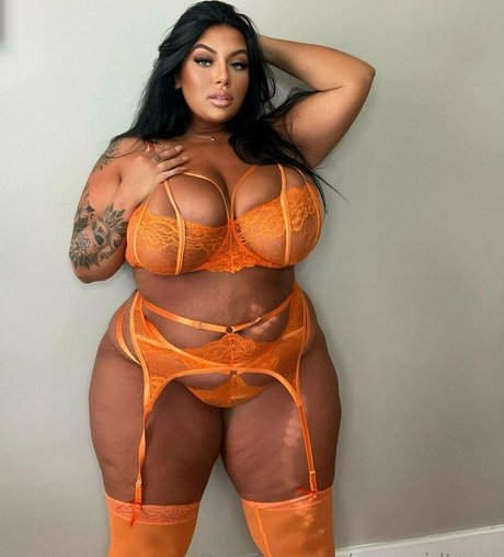 curvygirlteam model nude picture