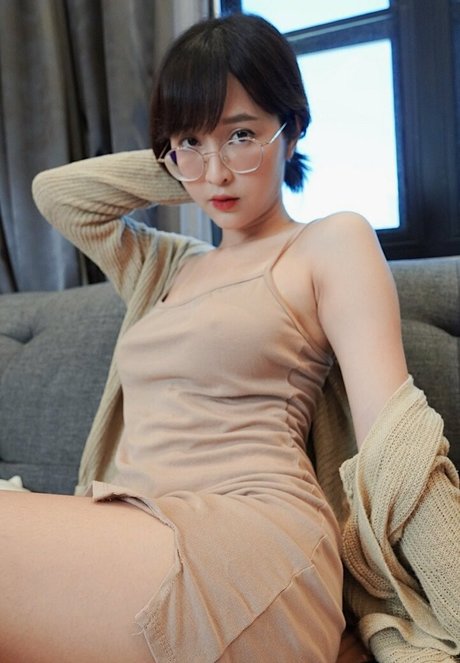 Deerlong free actress photo