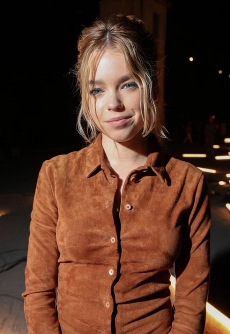 Milly Alcock sexy actress image