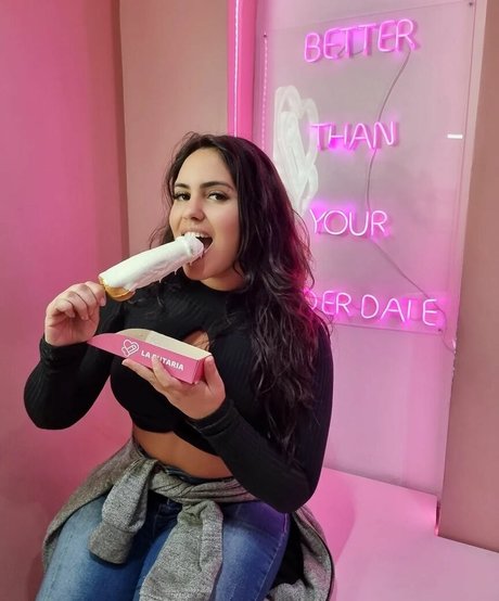 Angie Starling model sexy photos