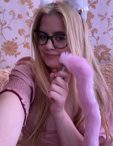 Lissaviip adult model gallery