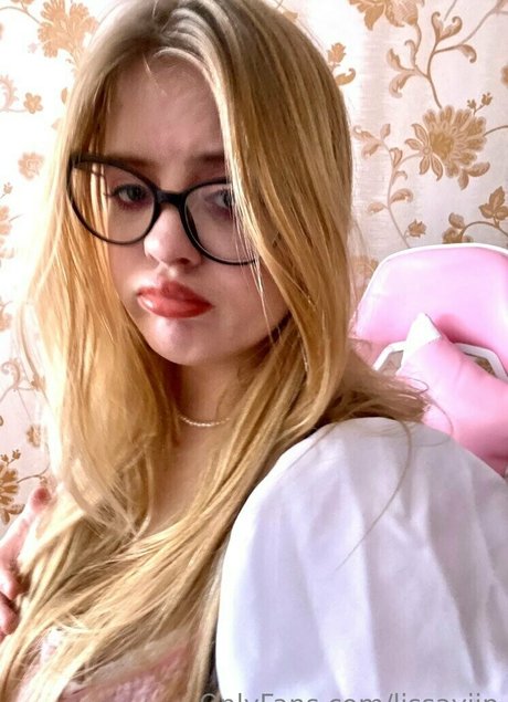 Lissaviip sex actress photo