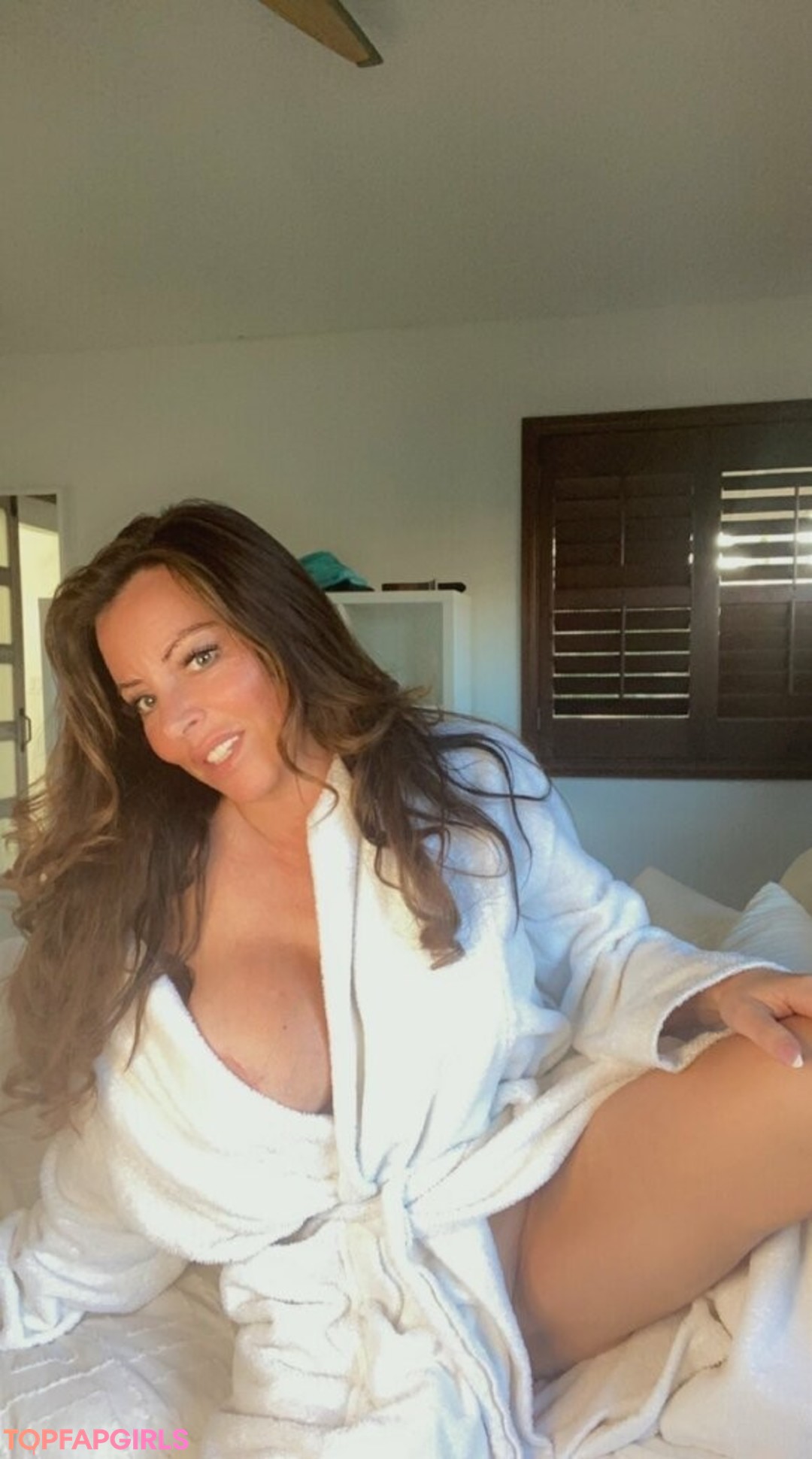 nickimammasol model exclusive image