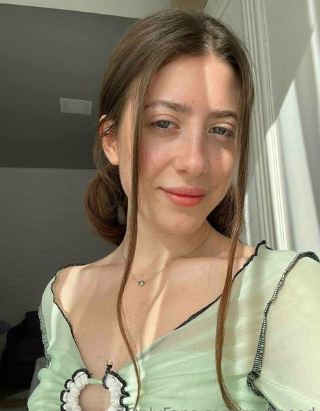 miareeed nude model archive