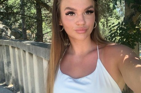 Sarah Slavo pornstar nice archive