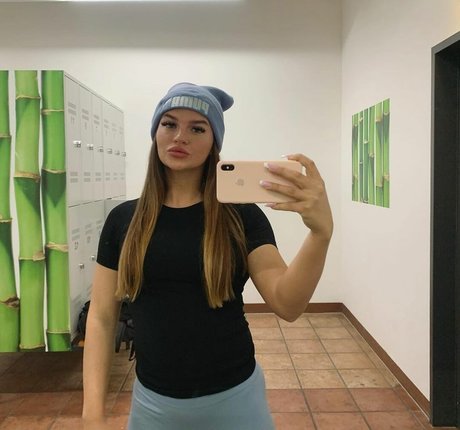 Sarah Slavo high quality pornstar image