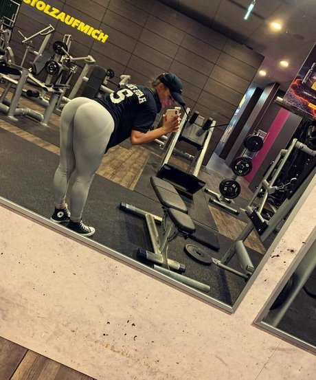 Sarah Slavo high quality star images