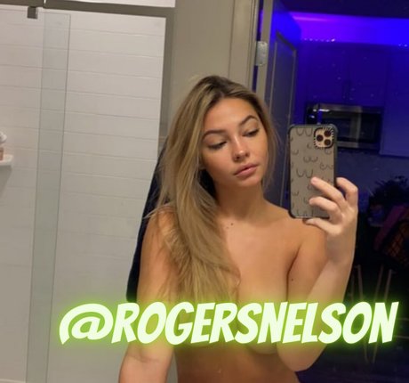 Madelyn Cline star sexy images